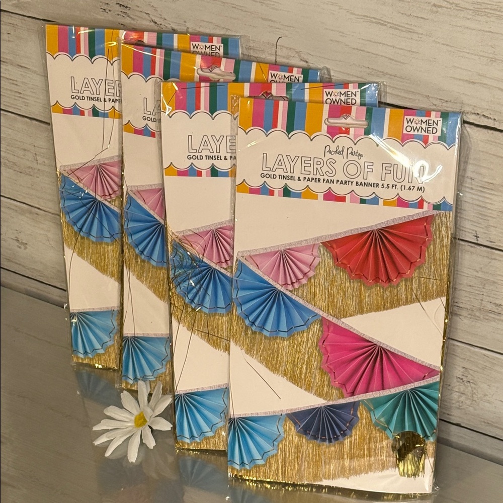 NEW Gold Tinsel & Paper Fan Banner, Pack of 4 - Picture 1 of 3